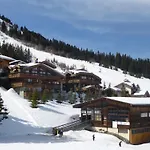 Appartement Cosy A Courchevel 1850 Avec Acces Direct Aux Pistes - Fr-1-514-11